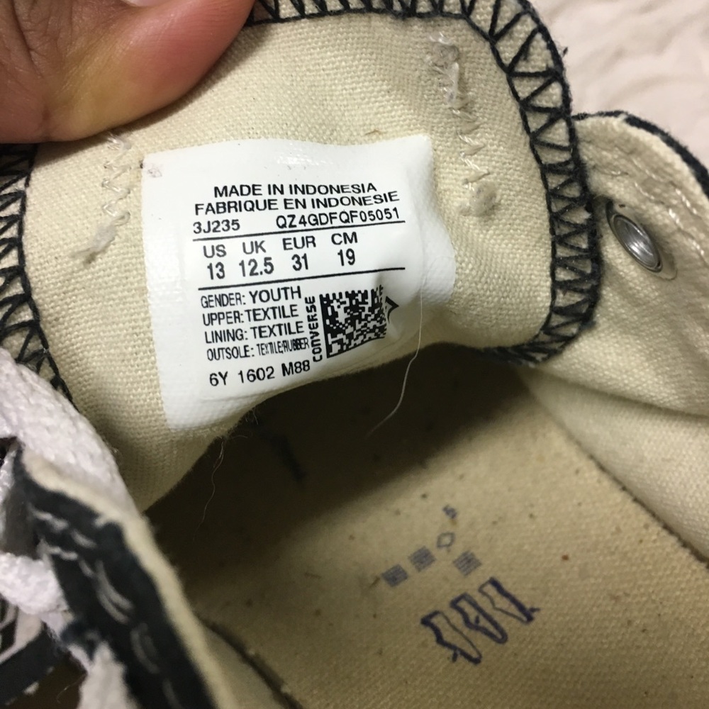 Sneakers - Picture 3 of 4